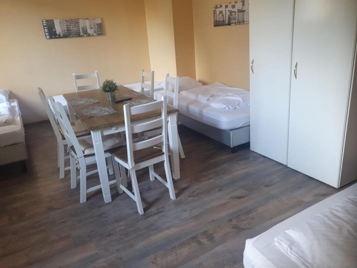 Pension 11 Apartments By Lorenc Berlin Extérieur photo